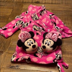 Minnie Mouse robe and slippers